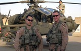 Trực thăng AH-64 Apache bắt chước động tác khó của Ka-52 Nga và... rơi xuống hồ