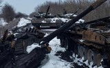 Các chiến đoàn xe tăng Nga liên tục lọt ổ phục kích tại miền Đông Ukraine