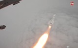 Nga đăng video tiêm kích bom Su-34 phóng tên lửa Kh-29 tấn công kho đạn Ukraine