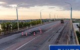 Ukraine dùng pháo phản lực HIMARS Mỹ cung cấp tấn công cầu tại Kherson