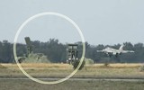 Lo pháo HIMARS Ukraine tập kích, Nga triển khai 'rồng lửa' S-350 Vityaz bảo vệ căn cứ không quân