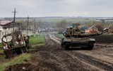 Moscow cáo buộc Ukraine hạ độc lính Nga, Kiev nói do đồ hộp hết hạn