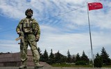 Moscow cáo buộc Ukraine hạ độc lính Nga, Kiev nói do đồ hộp hết hạn