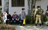 Moscow cáo buộc Ukraine hạ độc lính Nga, Kiev nói do đồ hộp hết hạn