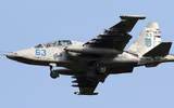Su-25 Ukraine tung đòn không kích nhắm vào quân Nga trên chiến trường