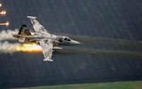 Su-25 Ukraine tung đòn không kích nhắm vào quân Nga trên chiến trường