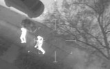 'Xe tăng bay' Mi-35M Nga tập kích đoàn xe thiết giáp Ukraine gần Izyum