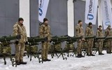 Xe tăng T-72 Nga sống sót sau đòn tấn công từ tên lửa chống tăng Ukraine