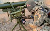Xe tăng T-72 Nga sống sót sau đòn tấn công từ tên lửa chống tăng Ukraine