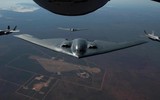 Vì sao oanh tạc cơ B-2 Spirit của Mỹ trị giá 2 tỷ USD lại dán đầy băng dính?