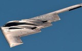 Vì sao oanh tạc cơ B-2 Spirit của Mỹ trị giá 2 tỷ USD lại dán đầy băng dính?