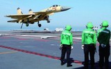Tiêm kích hạm J-15 Trung Quốc bay áp sát chiến hạm Mỹ
