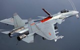 Tiêm kích hạm J-15 Trung Quốc bay áp sát chiến hạm Mỹ