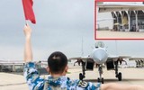 Tiêm kích hạm J-15 Trung Quốc bay áp sát chiến hạm Mỹ
