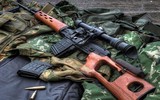 Ông Putin thử súng bắn tỉa huyền thoại Liên Xô SVD khi thị sát thao trường tân binh