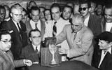 Số phận 'bi đát' của chiếc cúp vàng World Cup đầu tiên không phải ai cũng biết