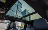 Kia Sorento hybrid ra mắt, giá chỉ từ 1,4 tỷ đồng