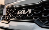 Kia Sorento hybrid ra mắt, giá chỉ từ 1,4 tỷ đồng
