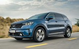 Kia Sorento hybrid ra mắt, giá chỉ từ 1,4 tỷ đồng