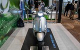 Cận cảnh xe điện Vespa Elettrica tại Việt Nam có thể chạy 100km mỗi lần sạc 