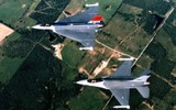 Chiến đấu cơ F-16XL, đối thủ thất thế trước 'đại bàng thầm lặng' F-15E