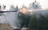Khẩu pháo 25mm trên thiết giáp M2A2 Bradley đã bắn hỏng siêu tăng T-90M
