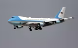 Tổng thống Biden bác đề xuất về màu sơn dành cho chuyên cơ Air Force One của ông Trump
