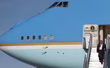 Tổng thống Biden bác đề xuất về màu sơn dành cho chuyên cơ Air Force One của ông Trump