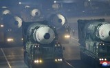 Ông Kim Jong-un cùng con gái theo dõi vụ phóng 'tên lửa quái vật' Hwasong-17