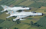 'Cánh én bạc' MiG-21 Ấn Độ lao xuống đất, 5 người thương vong
