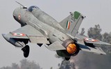 'Cánh én bạc' MiG-21 Ấn Độ lao xuống đất, 5 người thương vong