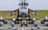 'Kiếm sĩ' Su-24 thời Liên Xô tăng uy lực khi được trang bị tên lửa hành trình phương Tây