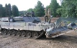 Thiết giáp phá mìn đặc biệt Leopard 2R 'thúc thủ' trước hỏa lực Nga