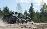 Thiết giáp phá mìn đặc biệt Leopard 2R 'thúc thủ' trước hỏa lực Nga