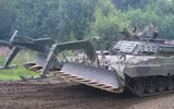 Thiết giáp phá mìn đặc biệt Leopard 2R 'thúc thủ' trước hỏa lực Nga