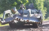 Thiết giáp phá mìn đặc biệt Leopard 2R 'thúc thủ' trước hỏa lực Nga