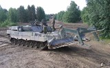 Thiết giáp phá mìn đặc biệt Leopard 2R 'thúc thủ' trước hỏa lực Nga