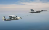 'Mắt thần' E-2 Hawkeye trên tàu sân bay của Mỹ lợi hại thế nào?