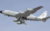 Trinh sát cơ khổng lồ RC-135 Anh quay đầu ngay khi gặp Su-27 Nga trên Biển Đen