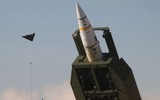 Tên lửa tầm xa ATACMS nguy hiểm cỡ nào khi được bắn ra từ 'hỏa thần' HIMARS?