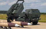 Tên lửa tầm xa ATACMS nguy hiểm cỡ nào khi được bắn ra từ 'hỏa thần' HIMARS?