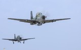 Cường kích A-29 Super Tucano Philippines bị tiêm kích Trung Quốc lượn vòng quanh