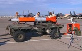 Oanh tạc cơ tàng hình B-2 Spirit chính thức trang bị bom hạt nhân B61-12