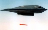 Oanh tạc cơ tàng hình B-2 Spirit chính thức trang bị bom hạt nhân B61-12