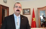 Uy lực khu trục hạm săn ngầm Nga vừa cập cảng Cam Ranh