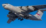 Vận tải cơ quân sự IL-76 Nga bốc cháy trên không và lao xuống đất