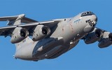 Vận tải cơ quân sự IL-76 Nga bốc cháy trên không và lao xuống đất