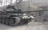 Xe tăng T-62M Nga sống sót kỳ diệu sau khi bị cả đàn 10 UAV tự sát tấn công