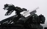 Ukraine lắp tên lửa của tiêm kích lên xe phòng không