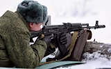 Chiến sĩ QĐND Việt Nam trang bị súng AK-74M duyệt binh ở Quảng trường Đỏ